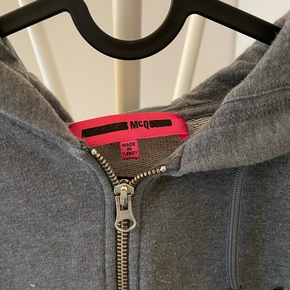 MCQ zip up - Picture 2 of 4